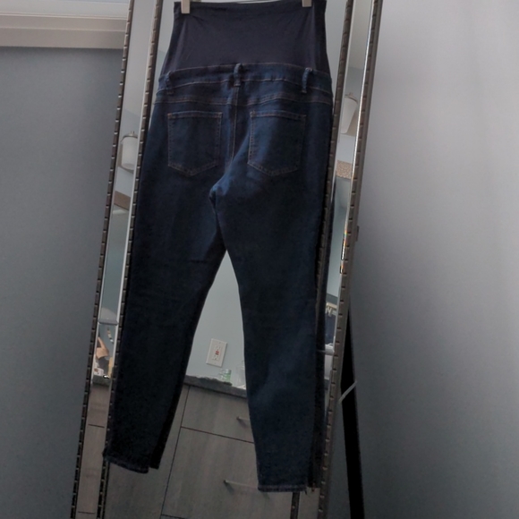 Maternity crop jeans from Thyme - Picture 2 of 4